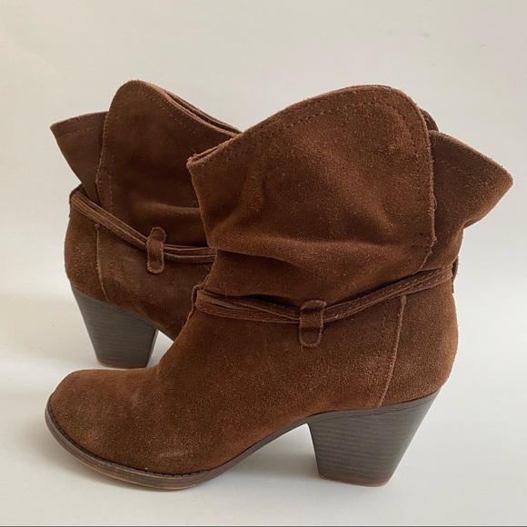 BAKERS medium brown suede ankle bootie heels (size 8) - box included - Picture 2 of 9